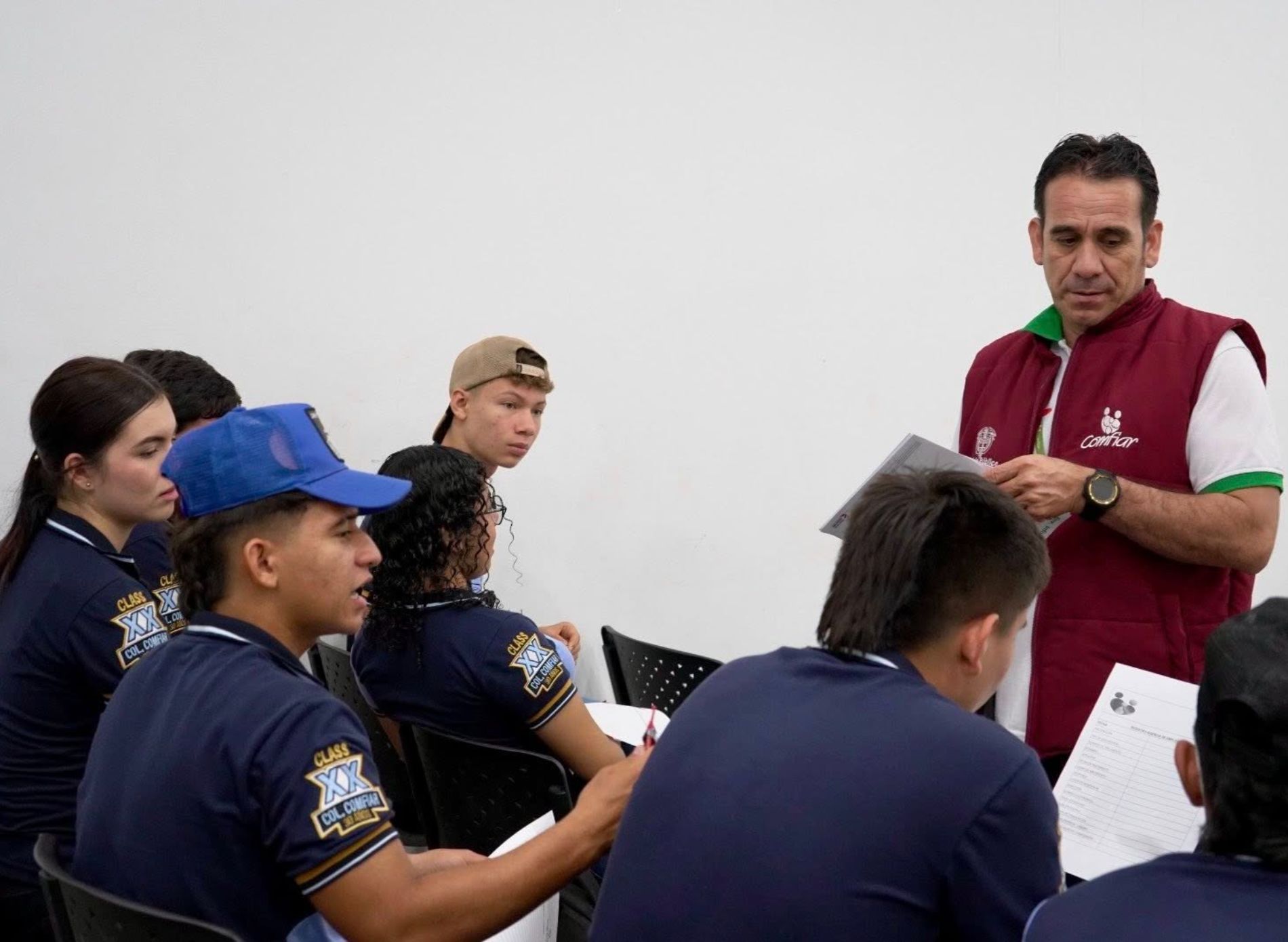 La Agencia de Gestión y Colocación de Empleo Comfiar realizó un taller laboral dirigido a los estudiantes de grado 11 del Colegio Comfiar
